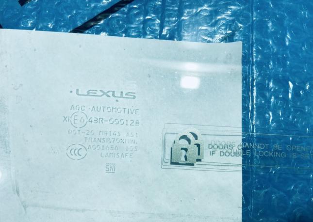 Стекло передней двери Lexus RX 4 6810148180