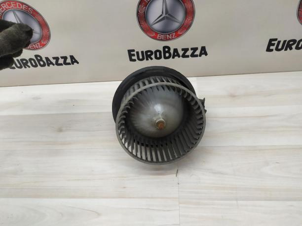 Радиальный вентилятор отопителя салона Mercedes W212 2128200708