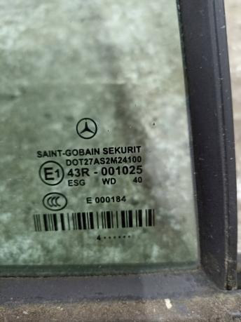 Форточка двери задняя правая Mercedes W211 2117300255