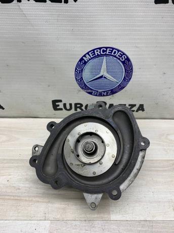 Помпа Mercedes Om642 A6422001001