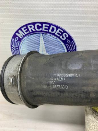 Правый патрубок интеркулера Mercedes Om646 A2035283482