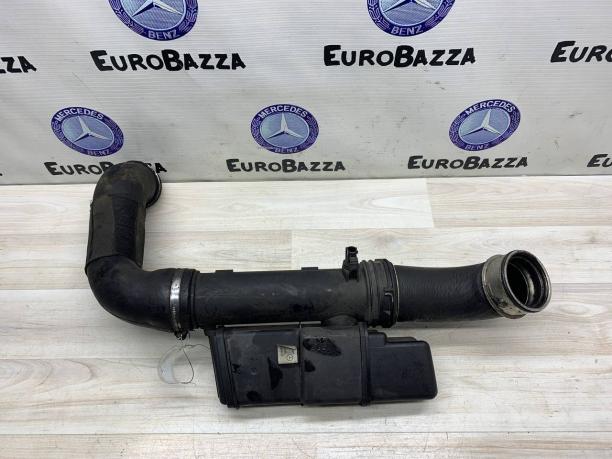 Патрубок интеркулера Mercedes W211 A2115200601