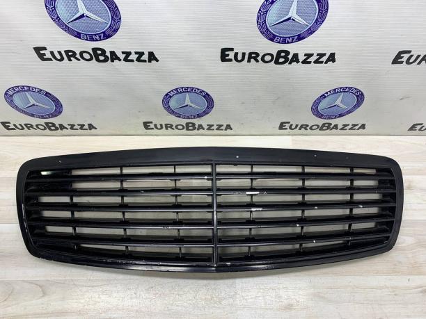 Решетка радиатора Mercedes W211 2118800583