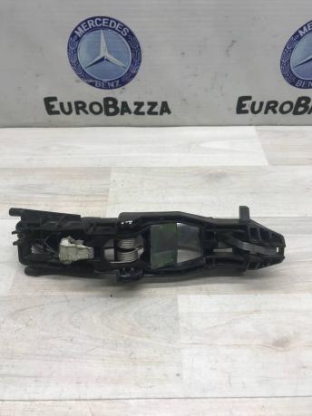 Ручка двери задняя левая Mercedes W203 A2037660502