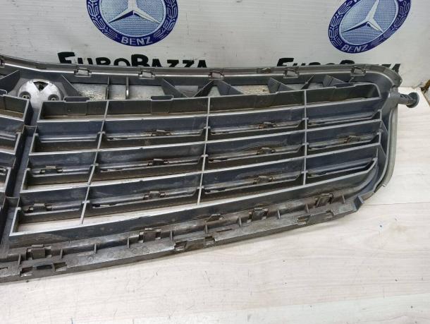 Решетка радиатора Mercedes W204 A2048801483