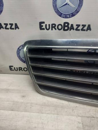 Решетка радиатора Mercedes W210 A2108800683