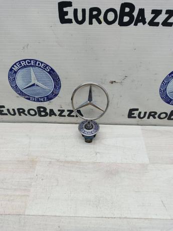 Знак в капот Mercedes W220 2108800186