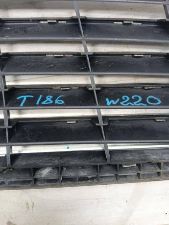 Решетка радиатора Mercedes W220 2208800583