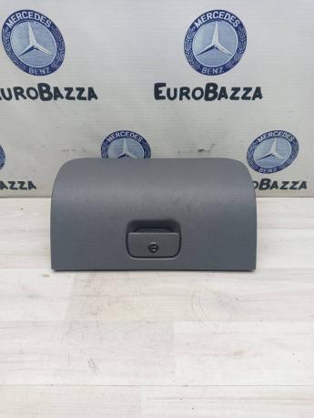 Крышка бардачка Mercedes W639 Vito 6396800098