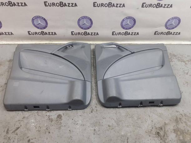 Дверная карта передней двери Mercedes W639 Vito 6397270271