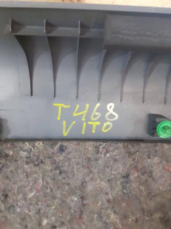 Облицовка крышки багажника Mercedes W639 Vito 6397470271