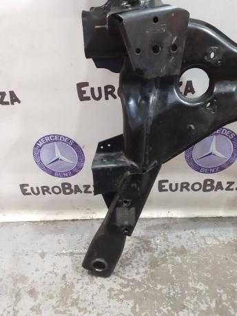 Подрамник передний Mercedes W639 Vito A6393301006