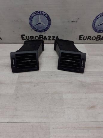 Дефлектор торпедо боковой Mercedes W169 1696102136