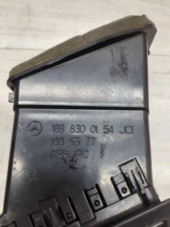 Дефлектор торпедо боковой Mercedes W169 1696102136