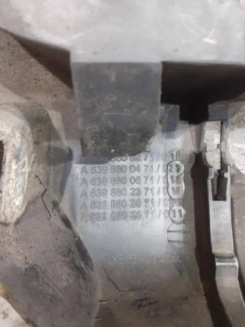 Наполнитель заднего бампера Mercedes W639 Vito 6398800271