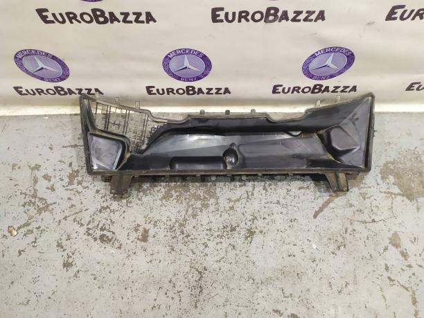 Водосток капота Mercedes W210 2108301044