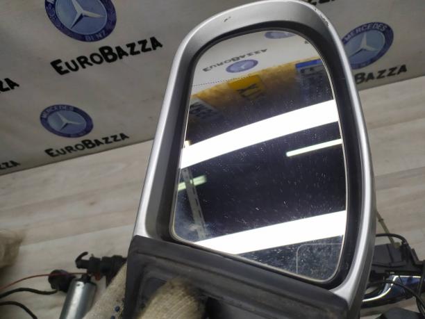 Зеркало заднего вида левое Mercedes W211 2118100321