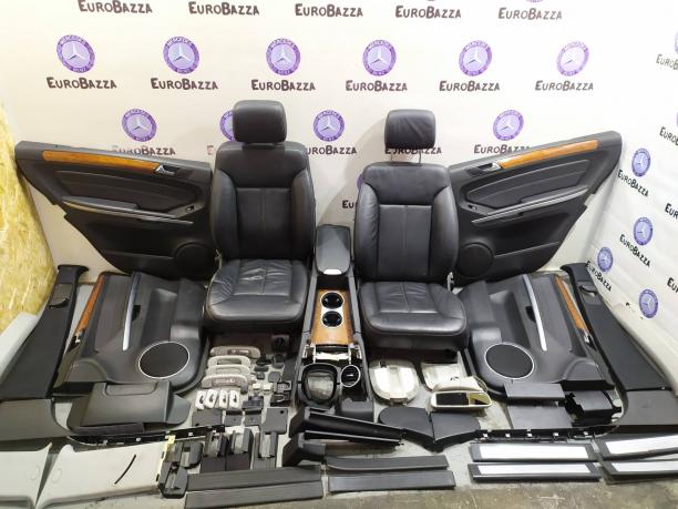 Передние сидения Mercedes X164 