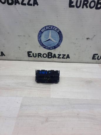 Блок кнопок центральной консоли Mercedes W208 A2088202510