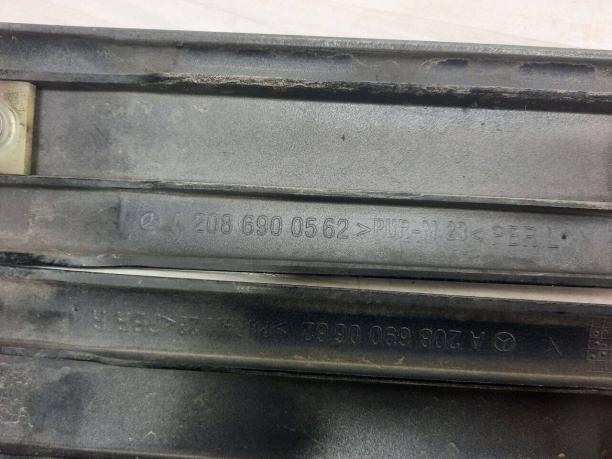 Молдинг двери Mercedes W208 2086900562