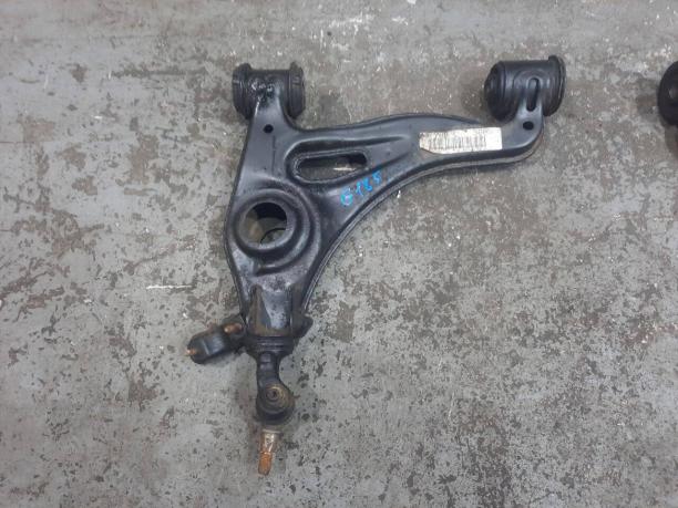 Рычаг передний нижний Mercedes W208 2083301607