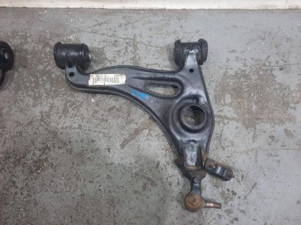 Рычаг передний нижний Mercedes W208 2083301607