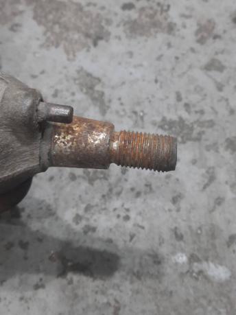 Рычаг передний нижний Mercedes W208 2083301607