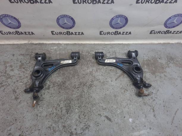Рычаг передний нижний Mercedes W208 2083301607