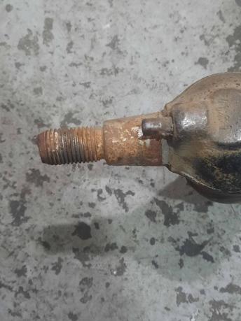 Рычаг передний нижний Mercedes W208 2083301607
