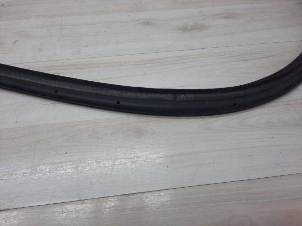 Уплотнитель крышки багажника Mercedes W202 2027500198