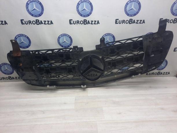 Решетка радиатора Mercedes W251 2518800183