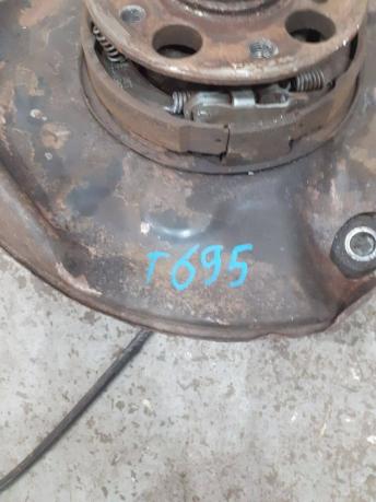 Кулак задний левый Mercedes W202 2023505608