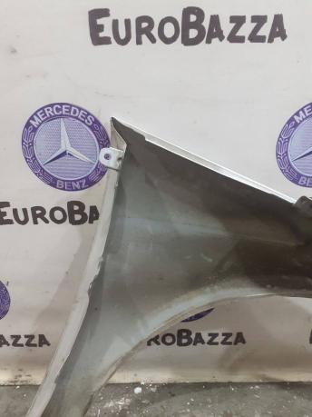 Крыло переднее левое Mercedes W251 A2518800106