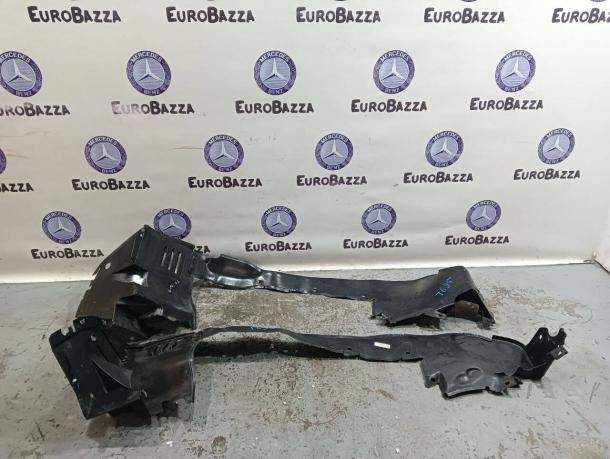 Передний подкрылок Mercedes W202 2026982730