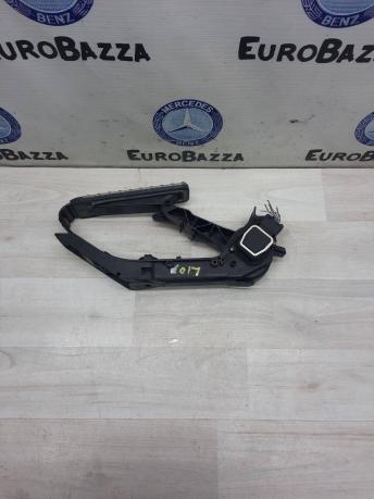 Педаль газа Mercedes R230 2303000104
