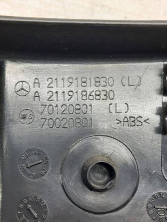 Накладка левого сидения Mercedes W211 2119181830