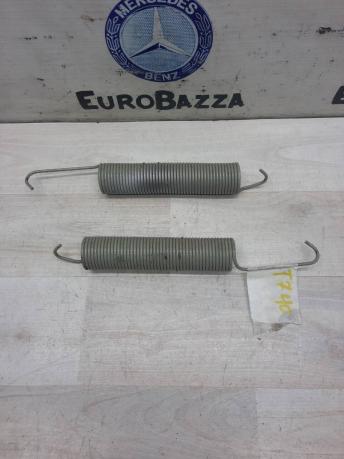 Пружина петли крышки багажника Mercedes W211 A2117570029