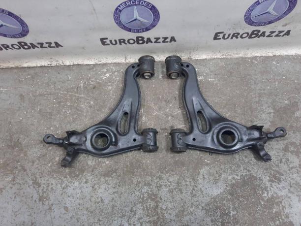 Рычаг подвески передний нижний Mercedes W208 A2083300107