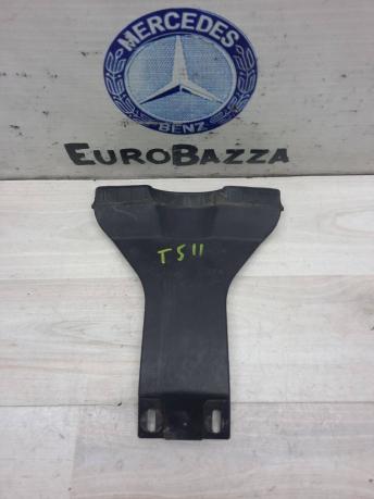 Кронштейн решетки радиатора Mercedes W203 Coupe A2038890090