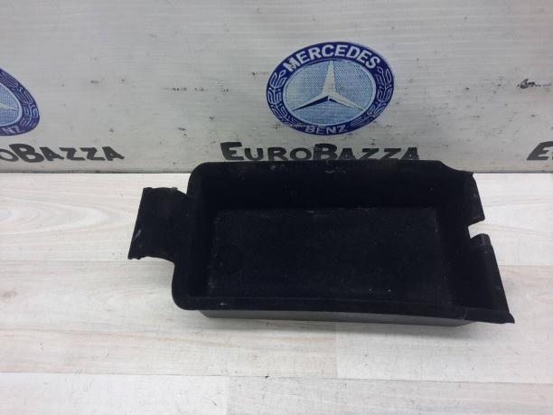 Вещевой отсек подлокотника Mercedes W208 A2086800079