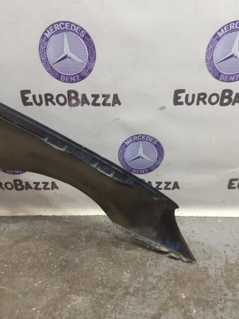 Крыло переднее левое Mercedes W203 A2038800118