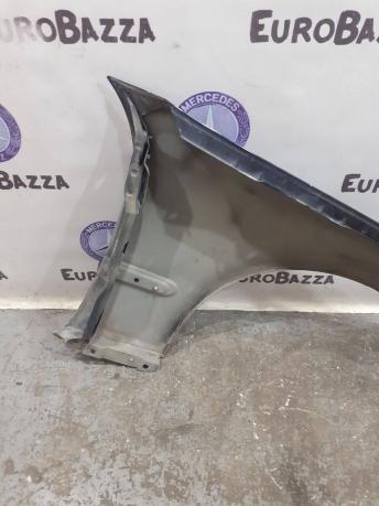 Крыло переднее левое Mercedes W203 A2038800118