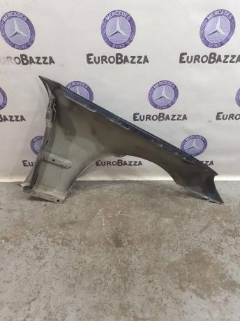Крыло переднее левое Mercedes W203 A2038800118