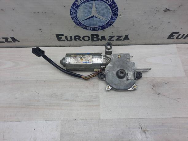 Моторчик люка Mercedes W210 A0390200001