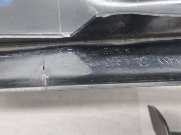 Накладка порога внутренняя Mercedes W203 A2036862636