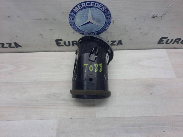 Дефлектор торпеды правый Mercedes X164 A1648302054