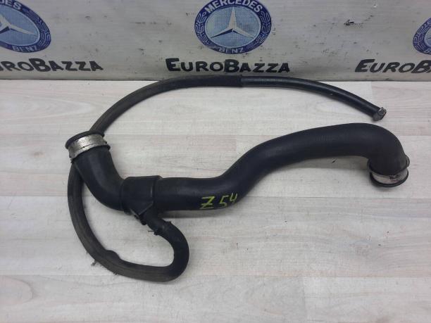 Патрубок радиатора нижний Mercedes W203 A2035014582