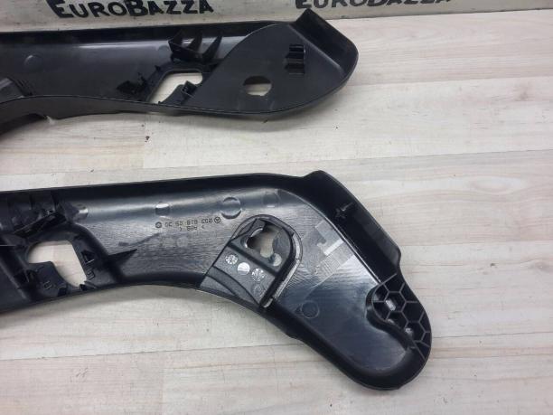 Пластик передних сидений Mercedes W203 A2039180630