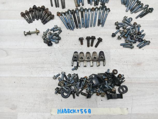 Болт навесного оборудования Mercedes Om612 A6119900122