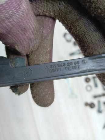 Болт подвески заднего моста  Mercedes W211 A2115461643